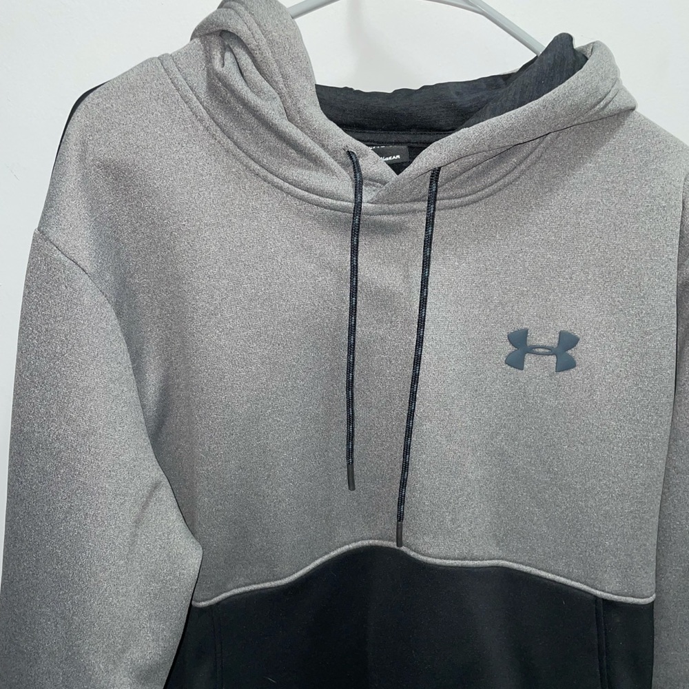 XL Men’s Under Armor Hoodie